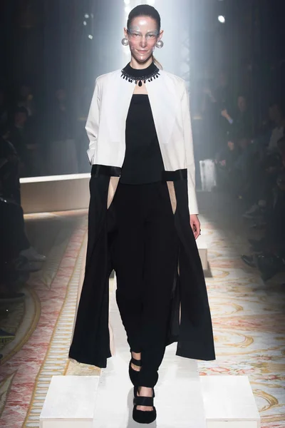 Look 28